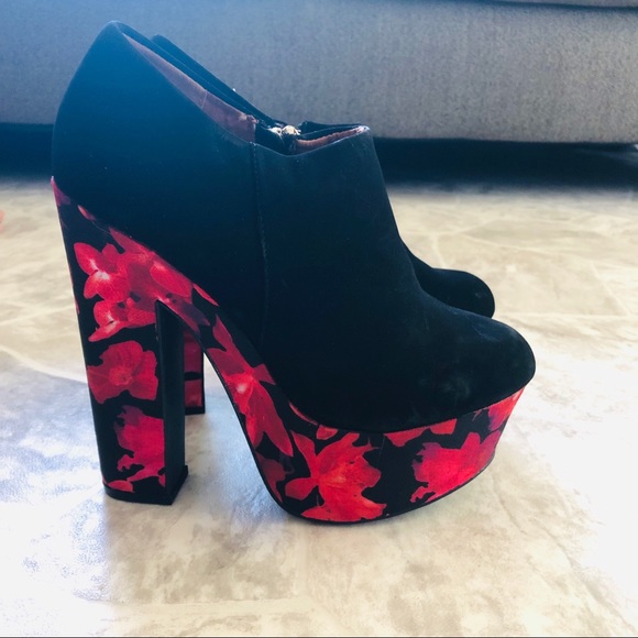 NWOT floral platform heels size 7.5 last one - Picture 2 of 8